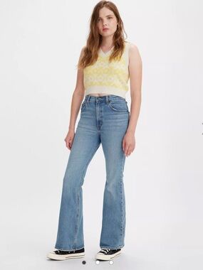 Levi’s 70'S HIGH RISE FLARE WOMEN'S JEANS in Sonoma Walks (light wash)- Size 28